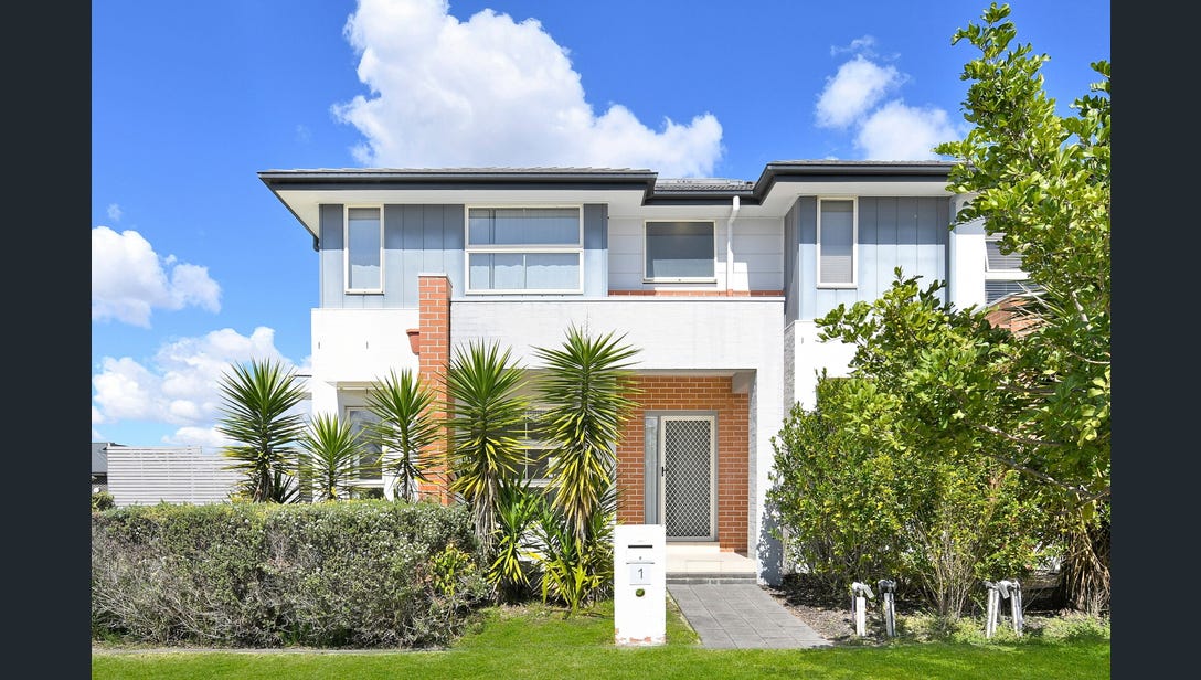 Spacious Student House with Shared & Private Room Options + Beautiful Backyard